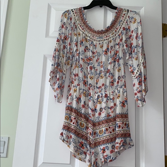 Floral Romper! - Picture 1 of 2